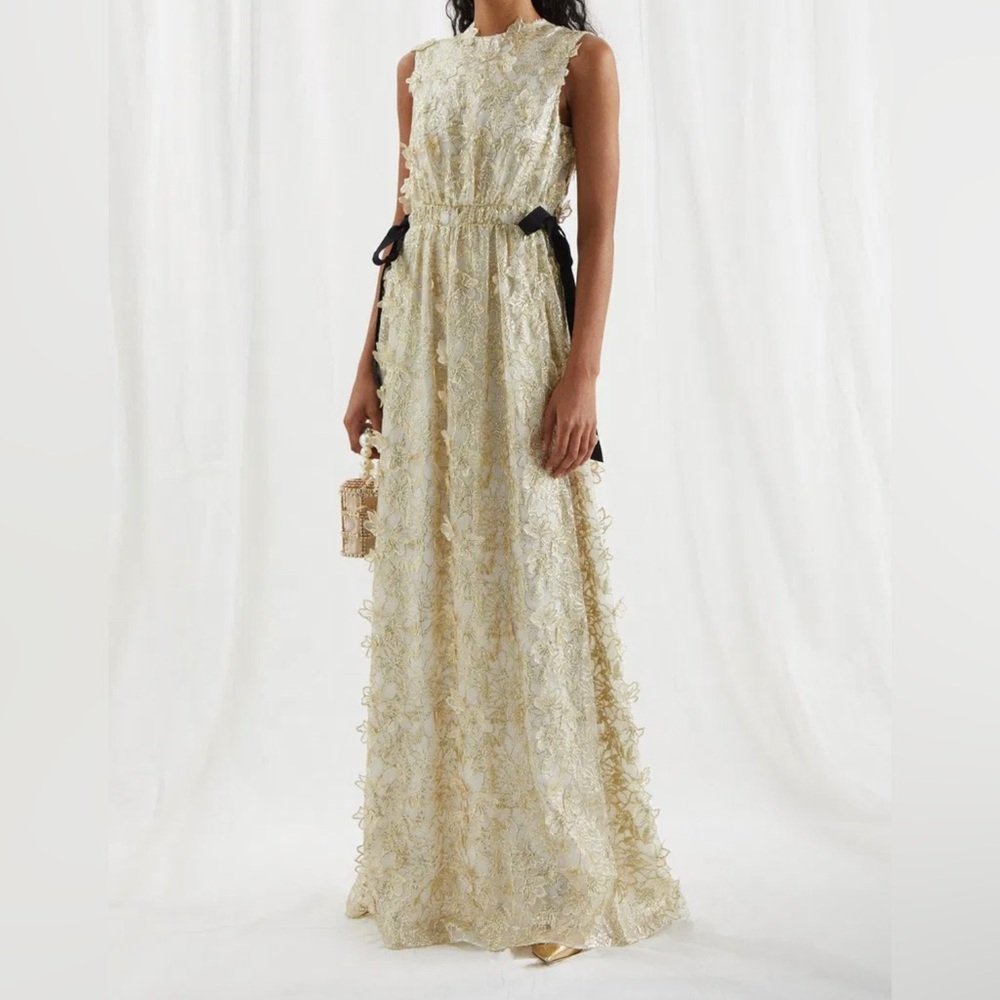 Elegant Cream Lace Evening Gown